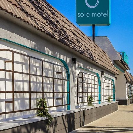 Solo Motel Broadway ロサンゼルス エクステリア 写真